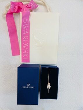 Swarovski Latisha Flower Bracelet Rose Gold Crystal NWT